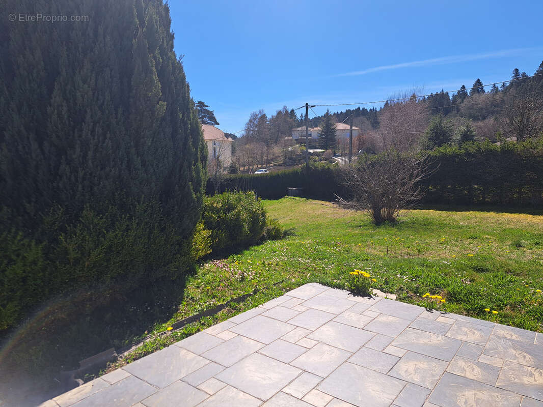 Maison à LE CHAMBON-SUR-LIGNON