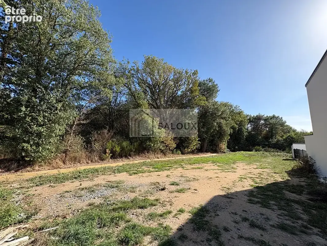MUZILLAC - Terrain à bâtir de 444 m2 - photo 2