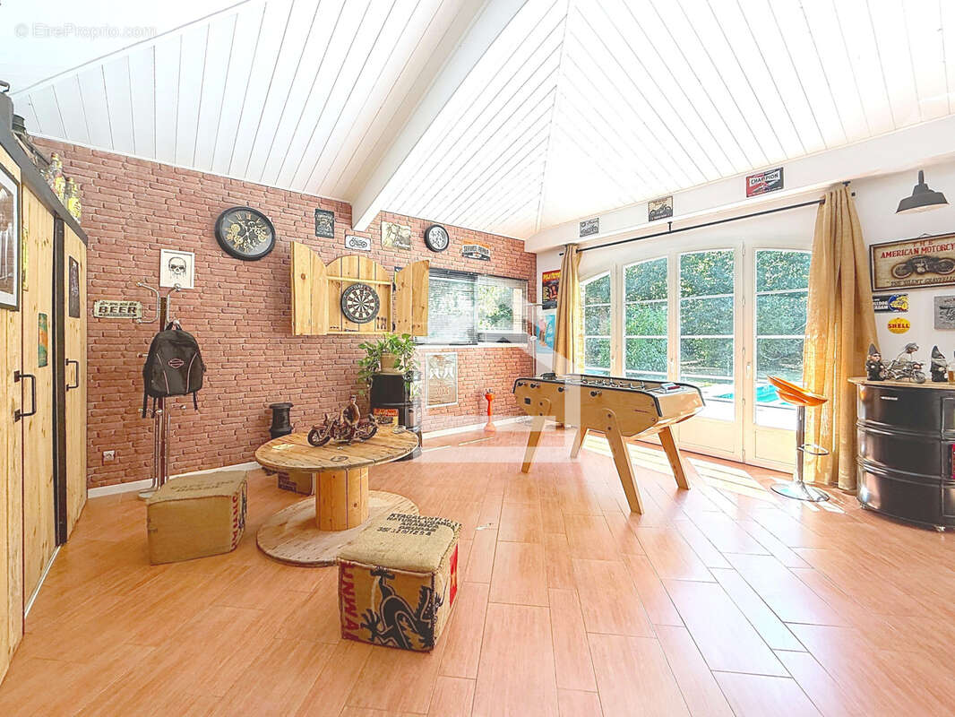 Élégante maison avec dépendance, parc paysager, piscine et au calme - photo 6