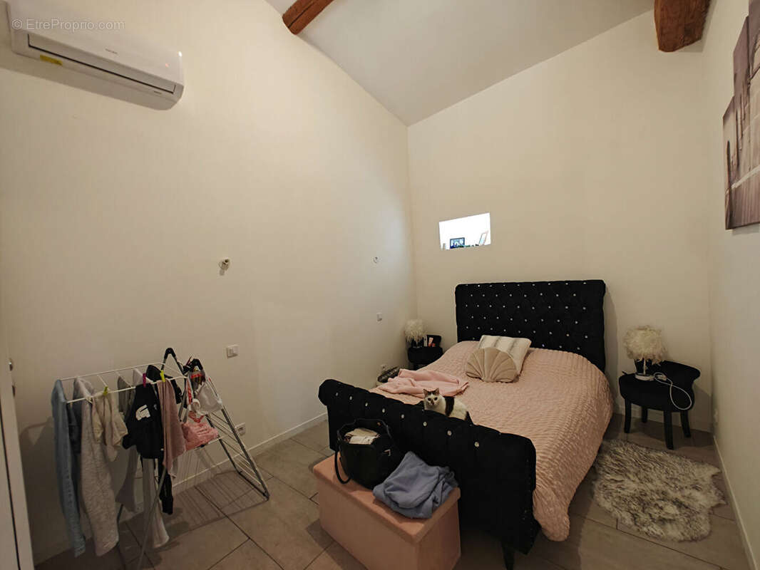 Appartement à SOLLIES-PONT