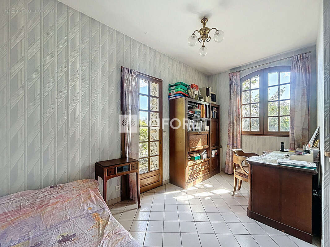 Maison à VERNEUIL-SUR-SEINE