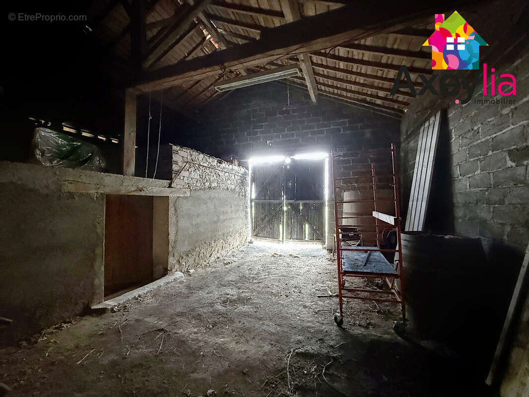 Maison à SAINT-ROMAIN-LA-MOTTE