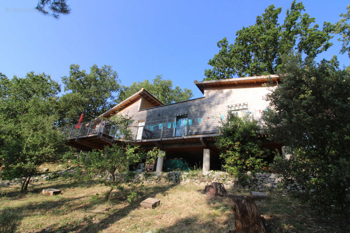 Charmante maison en bois de 98 m2 sur un terrain de 2800 m2. - photo 43