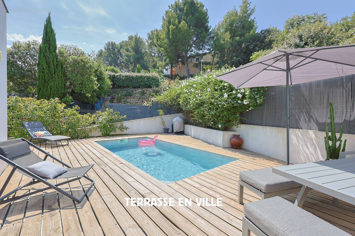 Maison à SAINT-CYR-SUR-MER