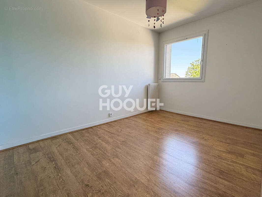 Appartement à LE COUDRAY-MONTCEAUX