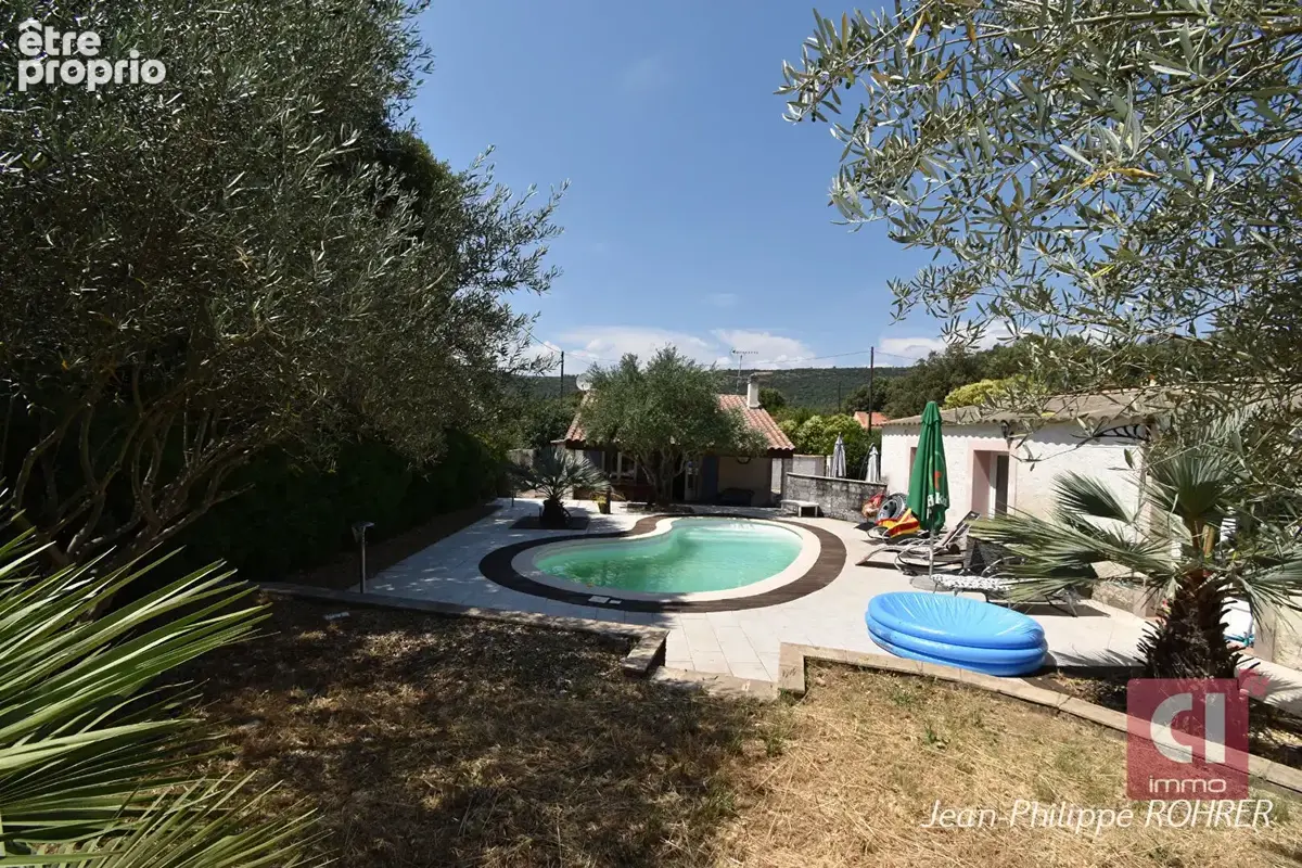 Sainte-anastasie-sur-issole propriété avec 2 dépendances, piscine et garage de 65 m² ? multiples possibilités - photo 2