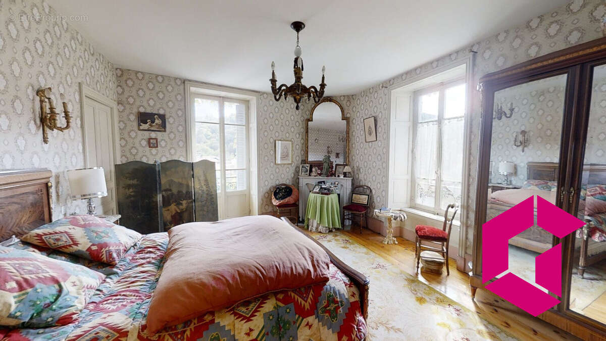 Maison à OLLIERGUES