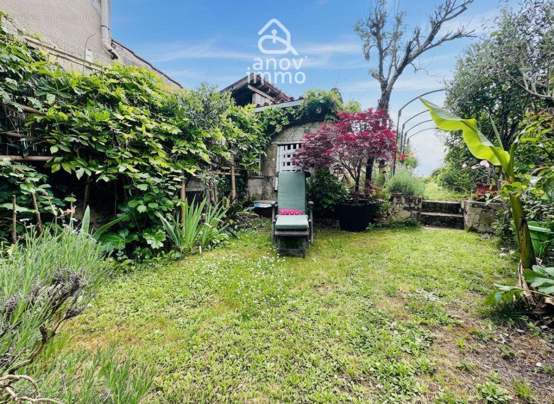 Maison de charme avec jardin intime, terrasse et atelier   E - photo 16