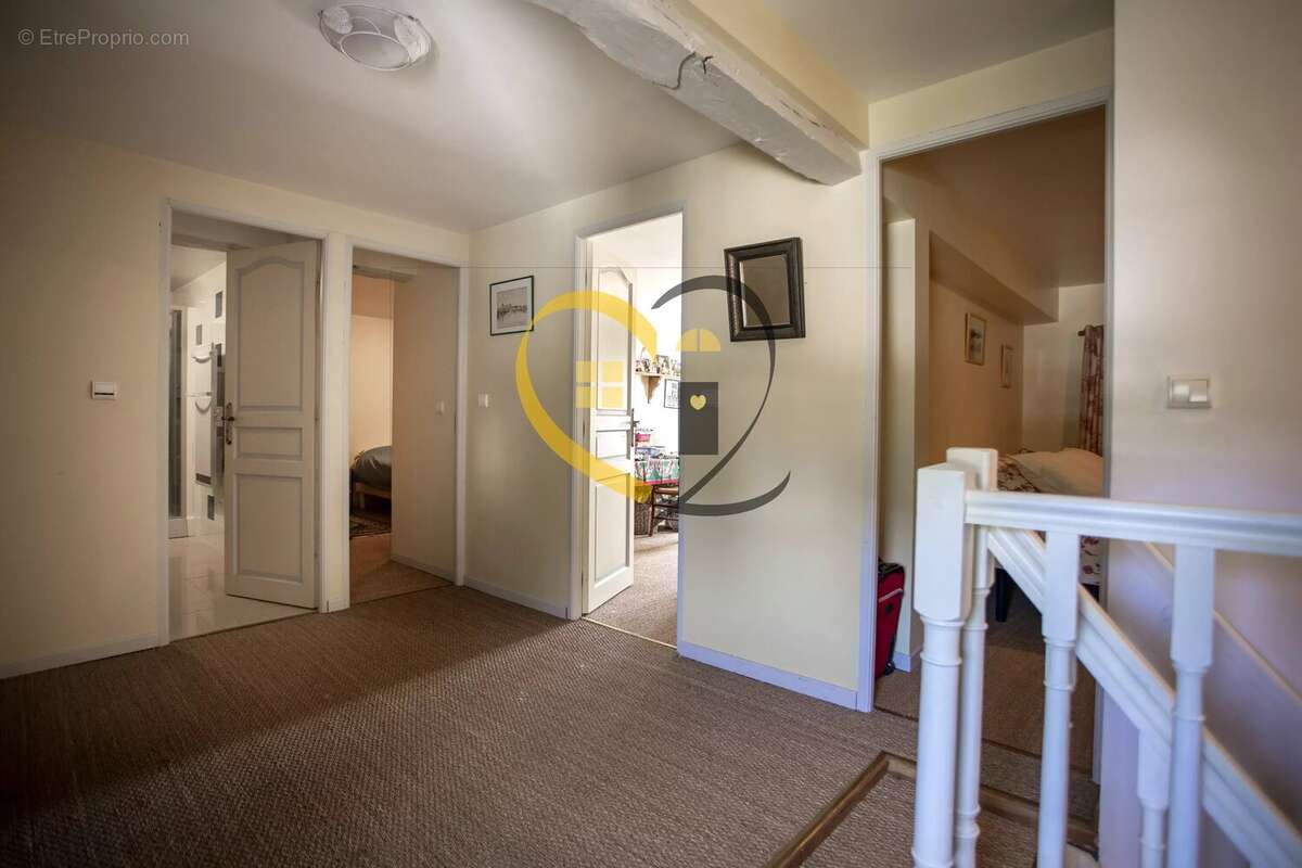 Maison à CREZANCY-EN-SANCERRE