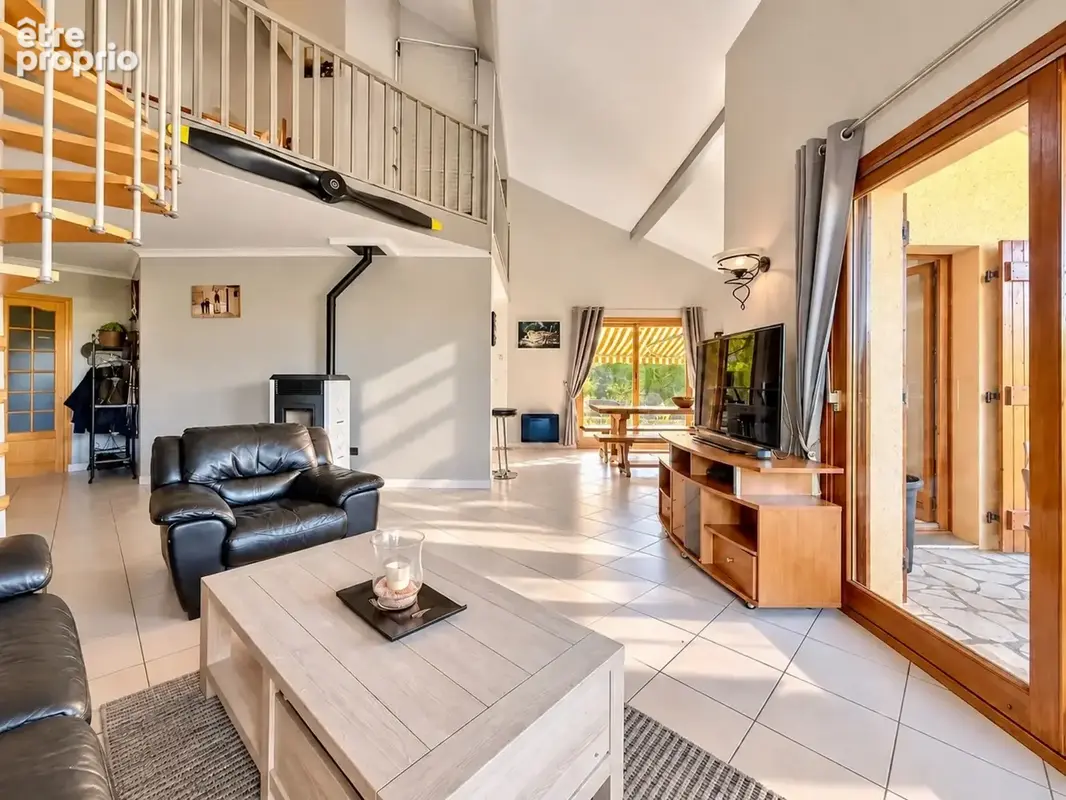 Contamine-sur-Arve (74) – Maison familiale de 159 m² avec jardin de 1 100 m² - photo 4