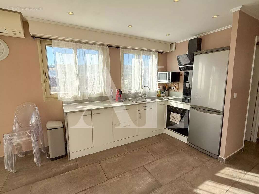 Appartement à VALLAURIS