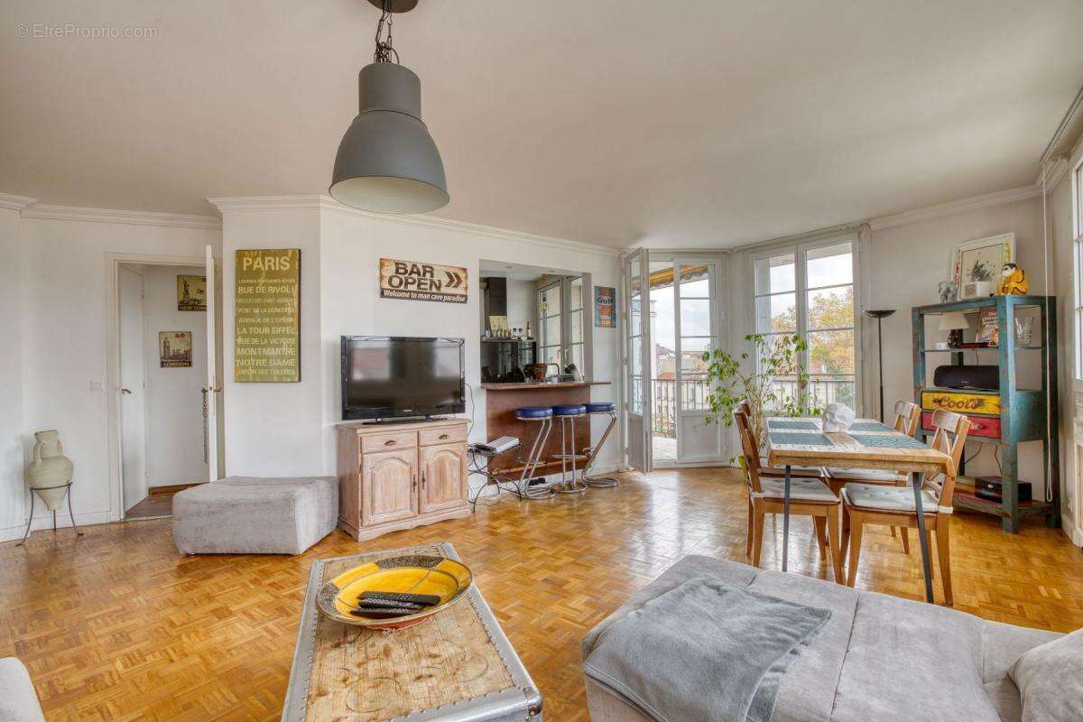 Appartement à LA GARENNE-COLOMBES