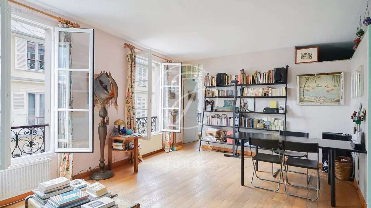 Appartement à PARIS-18E