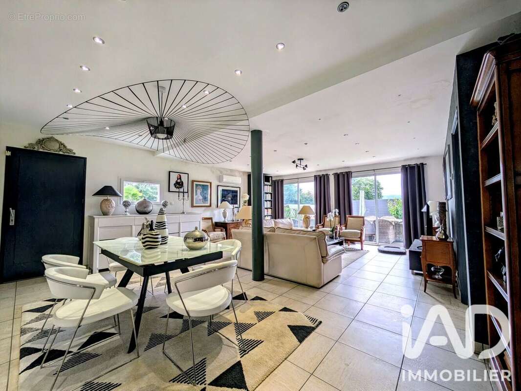 Maison 146 m² à Boussac  - photo 7