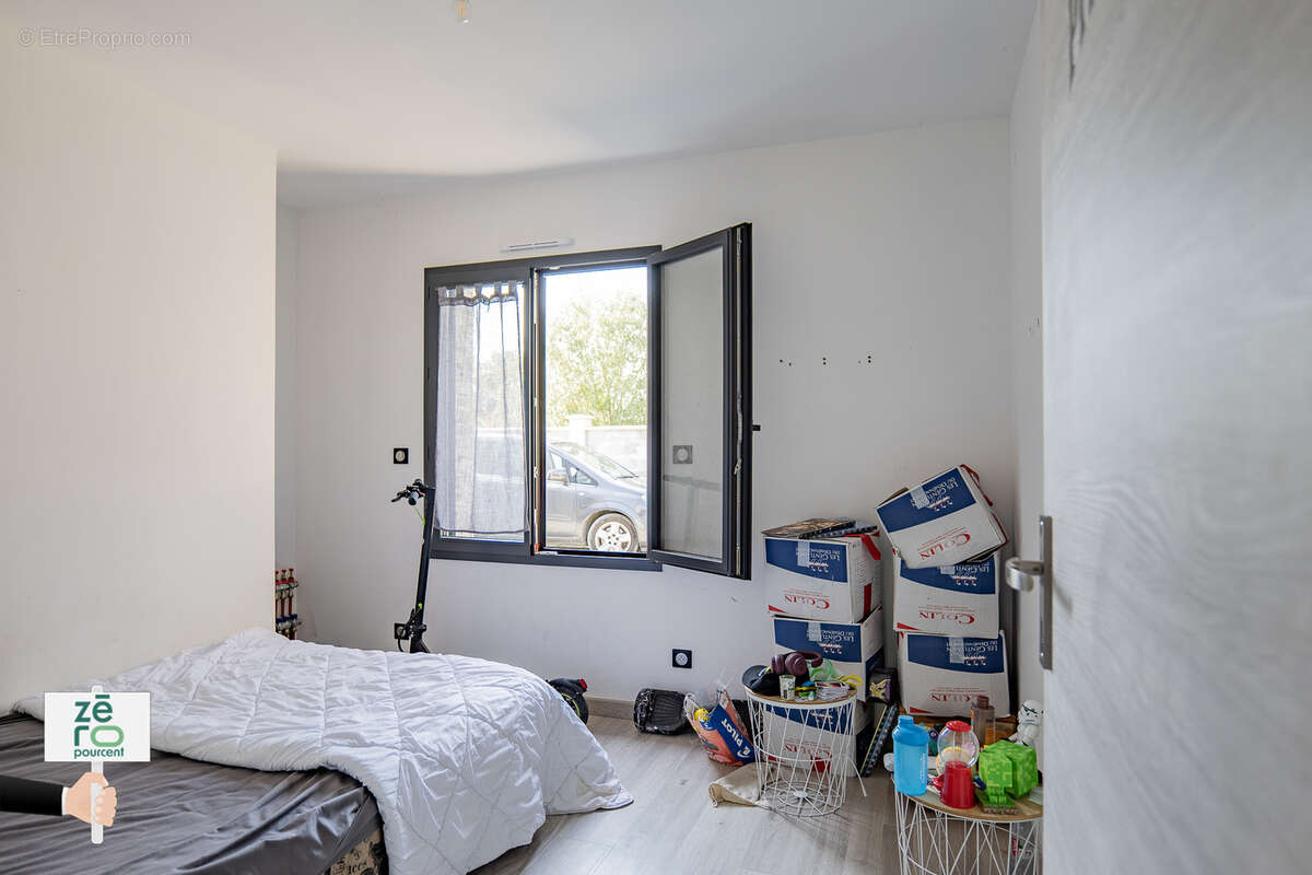 Maison à CHAMPAGNE-LES-MARAIS