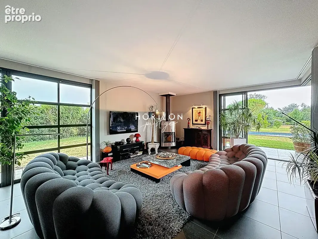 Maison 8 pièces 247 m² à vendre à Saint-Genis-Laval (69230) - photo 5