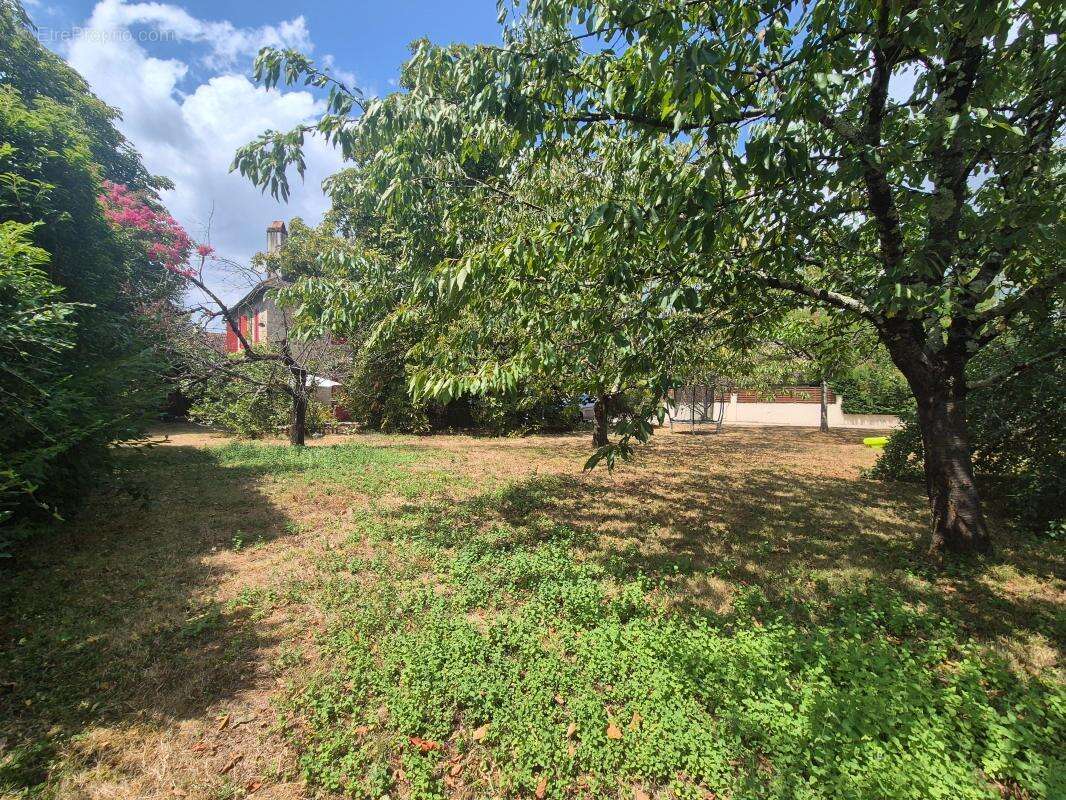 Spacieuse propriété familiale avec appartement indépendant et piscine - photo 13