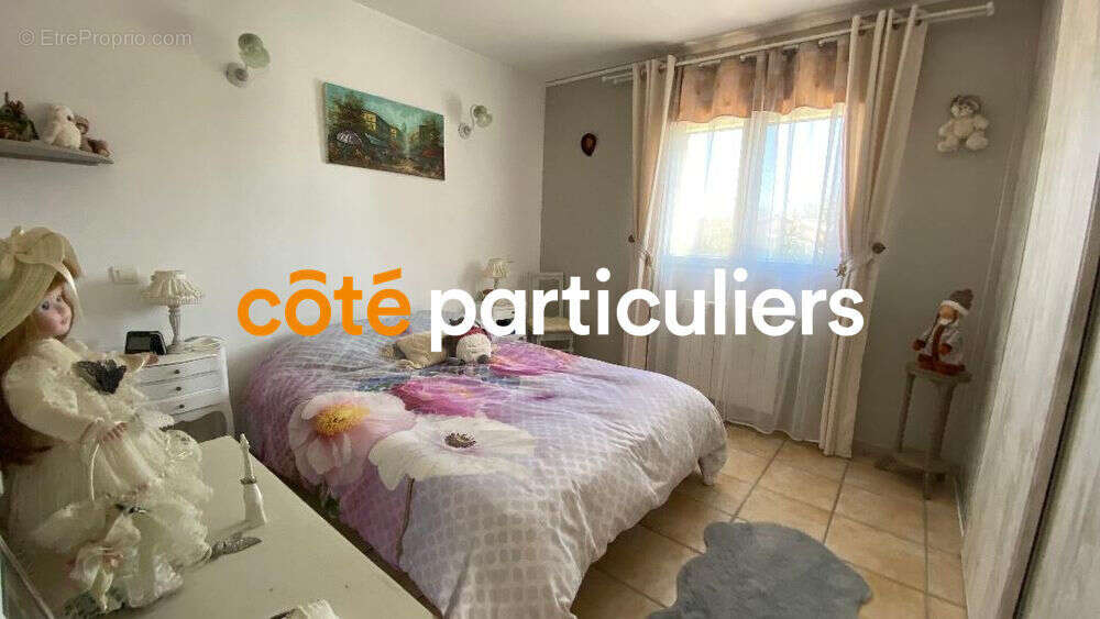 Maison à SAINT-JULIEN-LES-ROSIERS