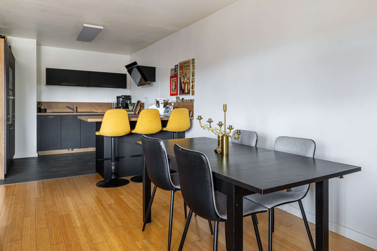 Appartement à POISY