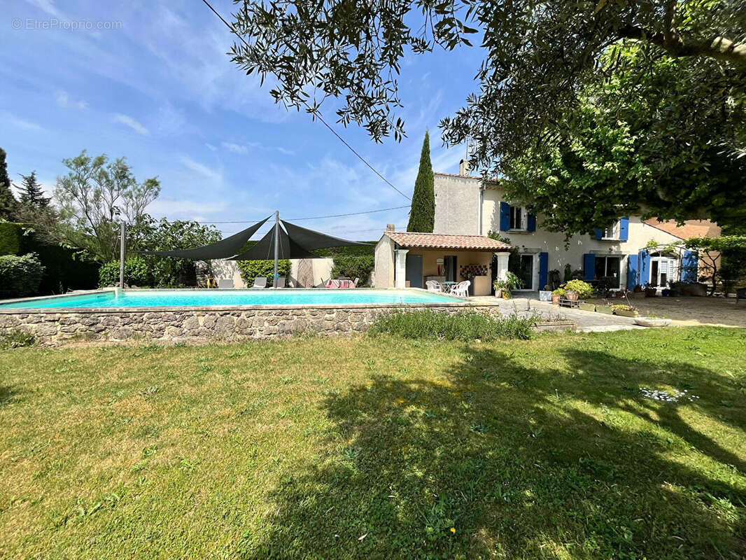 Maison à SUZE-LA-ROUSSE