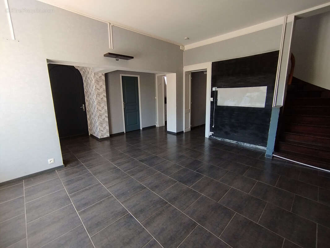 Maison SERAUCOURT-LE-GRAND 8 pièces 181 m² - photo 3