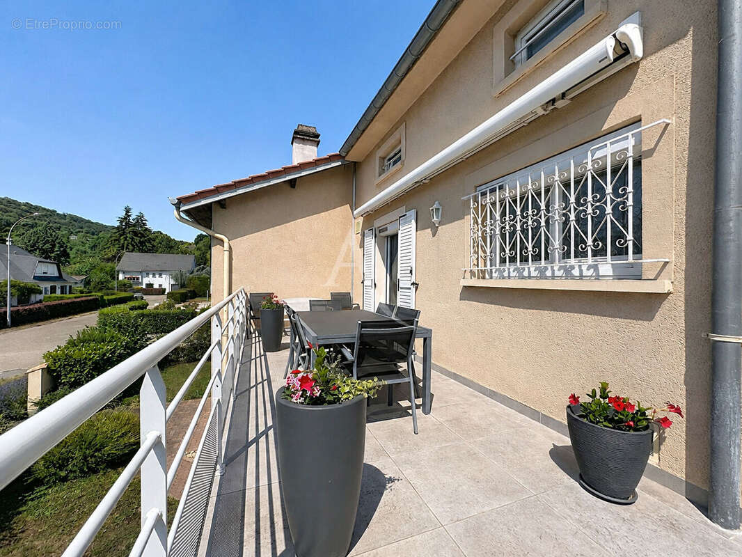 RARE À VAUX - Maison familiale 141 m², double garage, 2 terrasses et jardin ! - photo 3