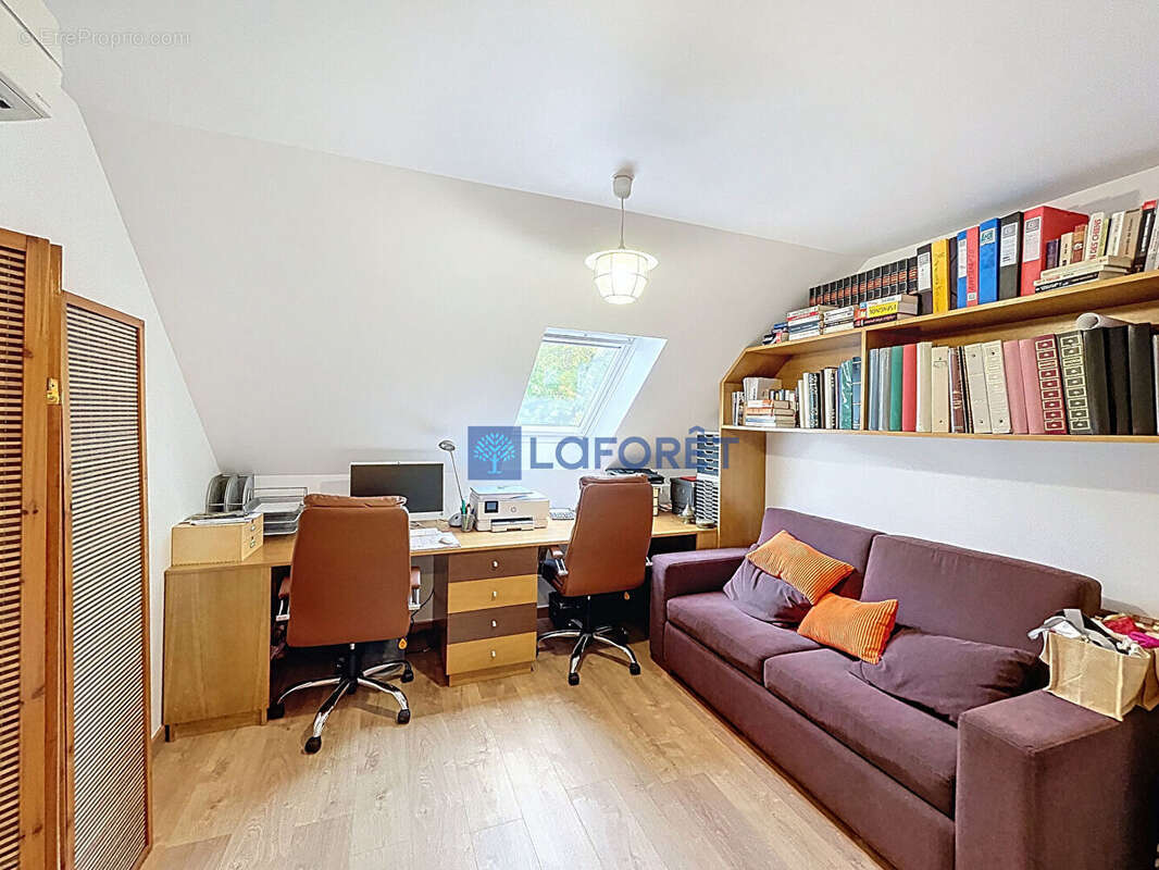 Maison à SAINT-PIERRE-DU-PERRAY