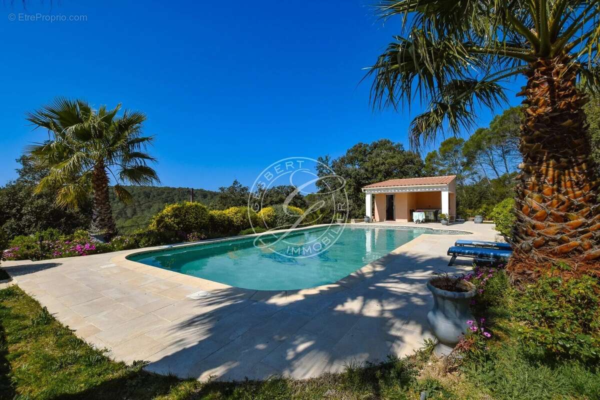 A VENDRE - FLAYOSC très belle villa avec vue dominante et piscine - photo 26