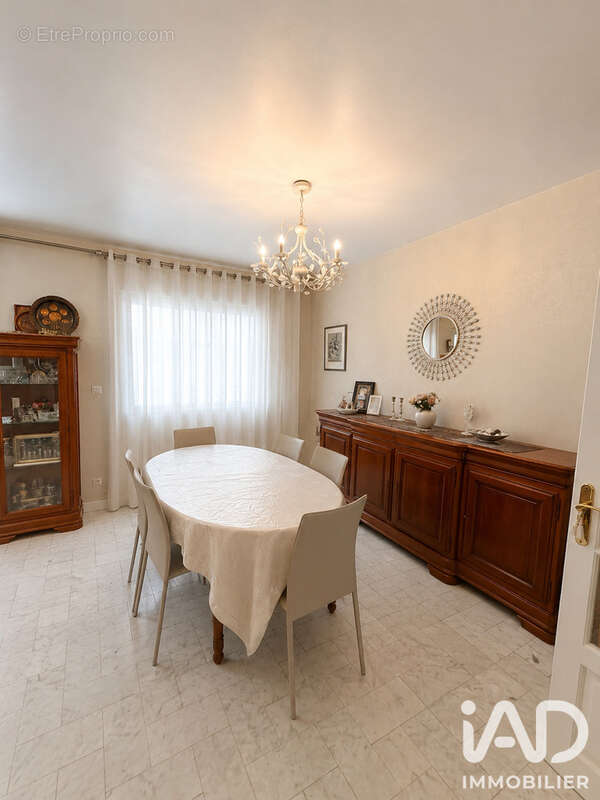 Appartement 126 m² à Marseille-8e  - photo 4