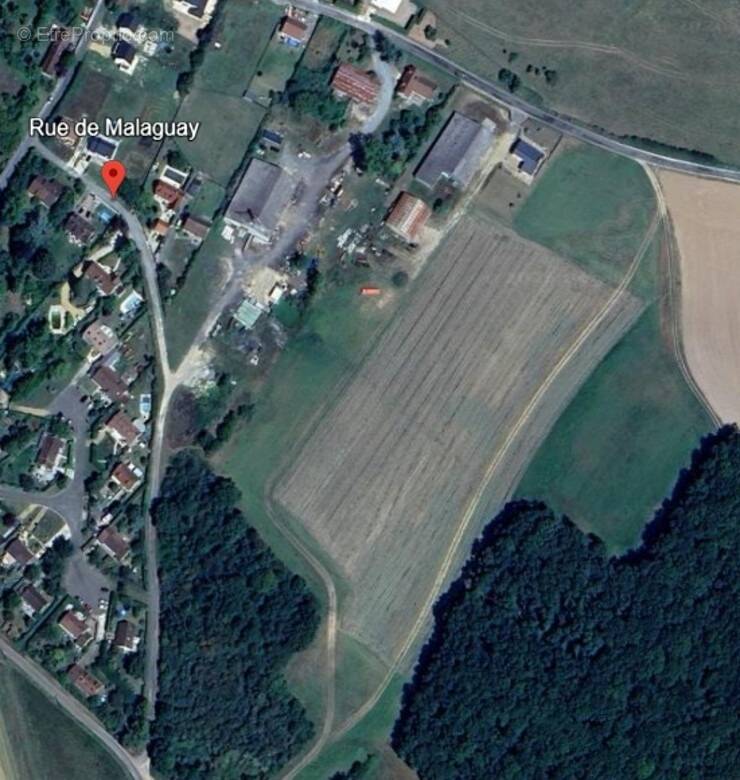 Terrain à BOUGLAINVAL