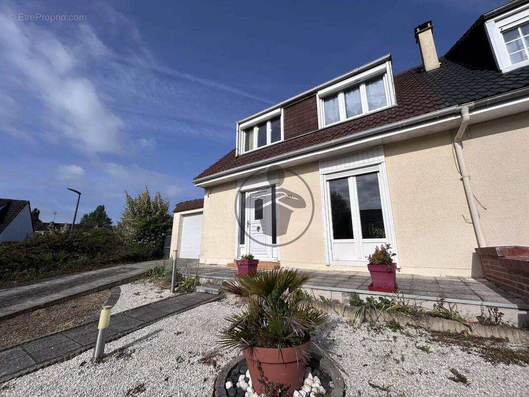 Maison à SAINT-QUENTIN