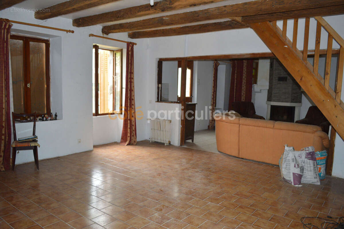 Maison à SAINT-VITTE