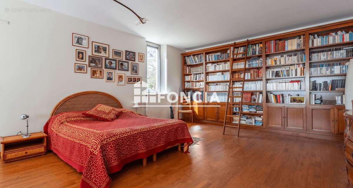 Maison à LE PLESSIS-ROBINSON