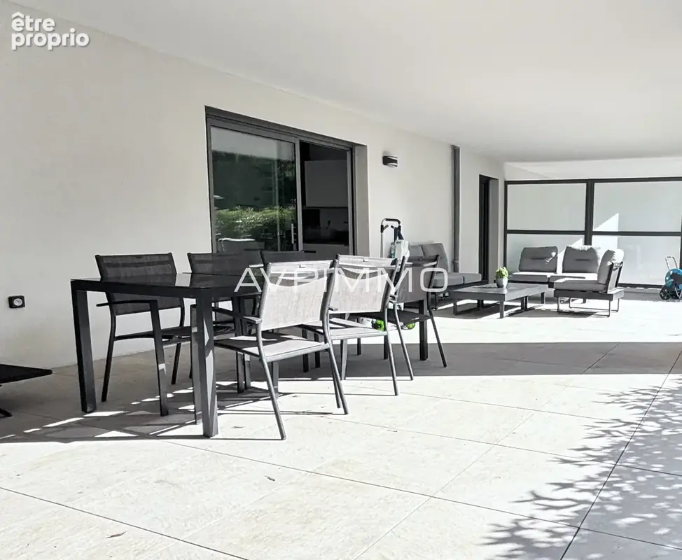 Appartement T3 avec jardin et terrasse à vendre à Saint-Cyr-sur-Mer - photo 2