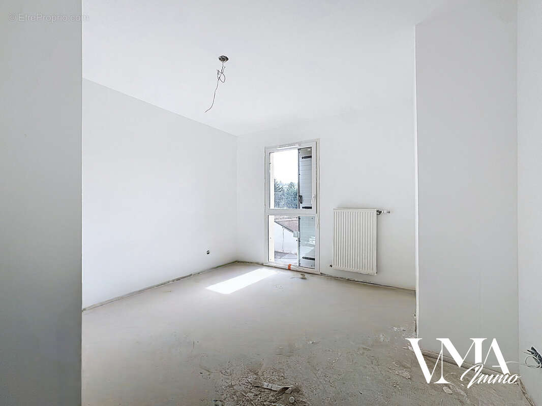 Appartement à L'ARBRESLE
