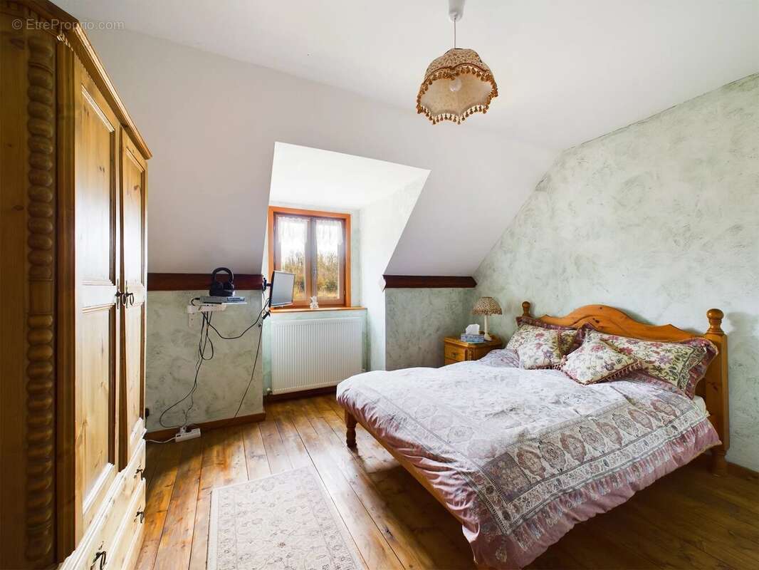 Maison à CHAMPNIERS-ET-REILHAC