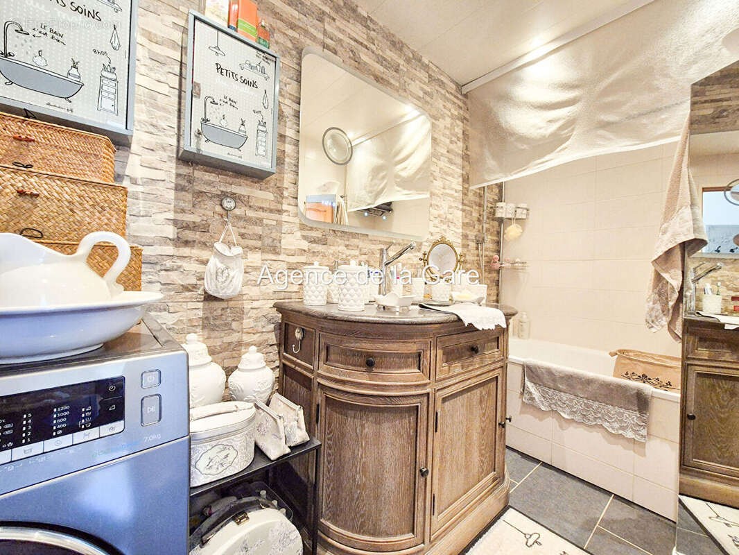 Maison à SARTROUVILLE