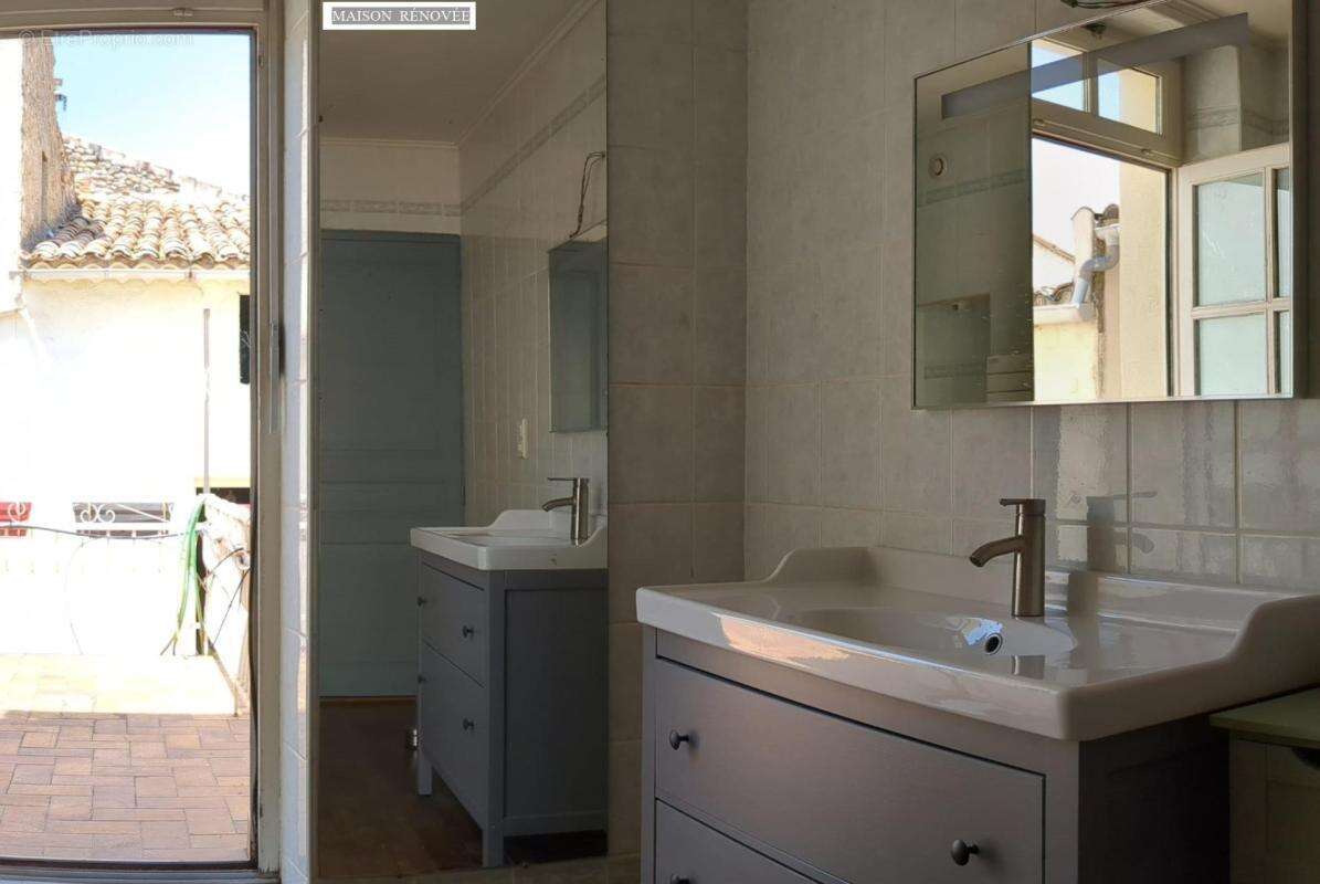 Ensemble immobilier/ 2 maisons,1 appartement en ville - photo 13
