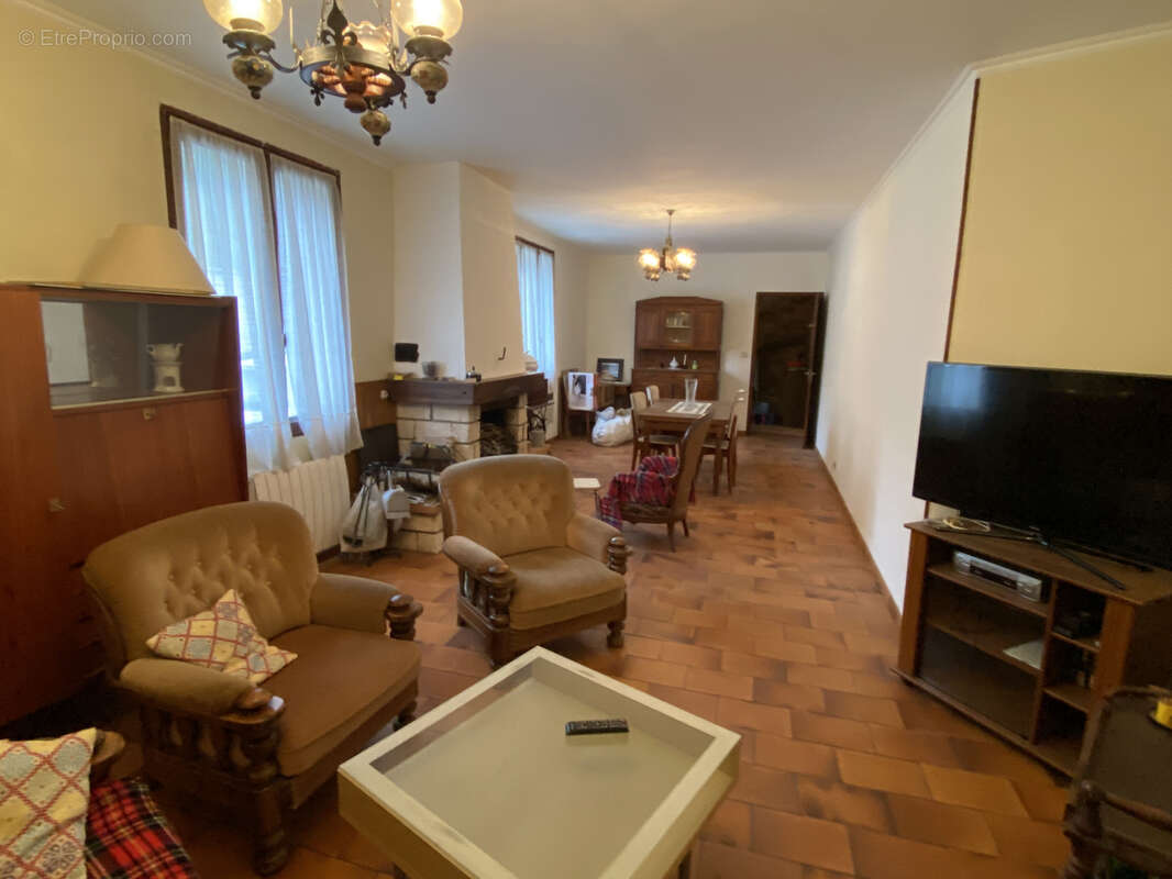 Maison à BEZ-ET-ESPARON