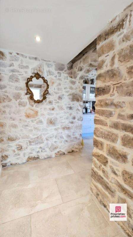 Maison à FIGANIERES