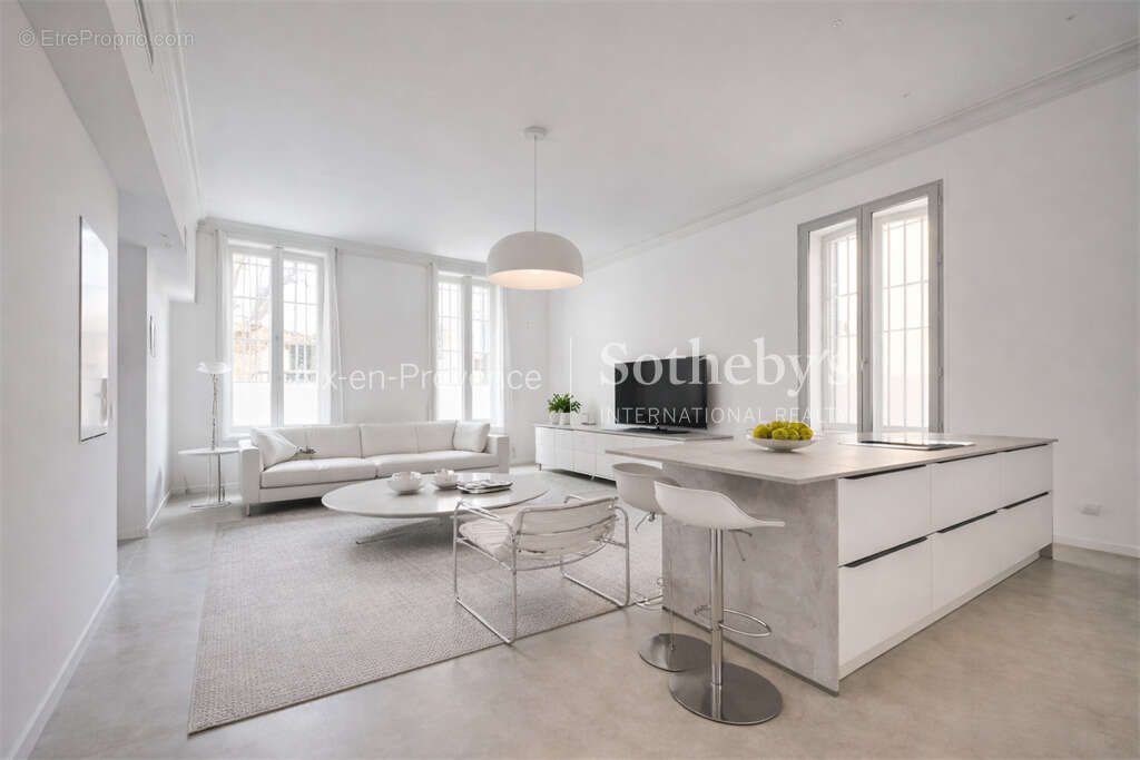 Duplex 175 m² en rez-de-chaussée avec jardin privatif – Quartier Mazarin, Aix-en-Provence - photo 2