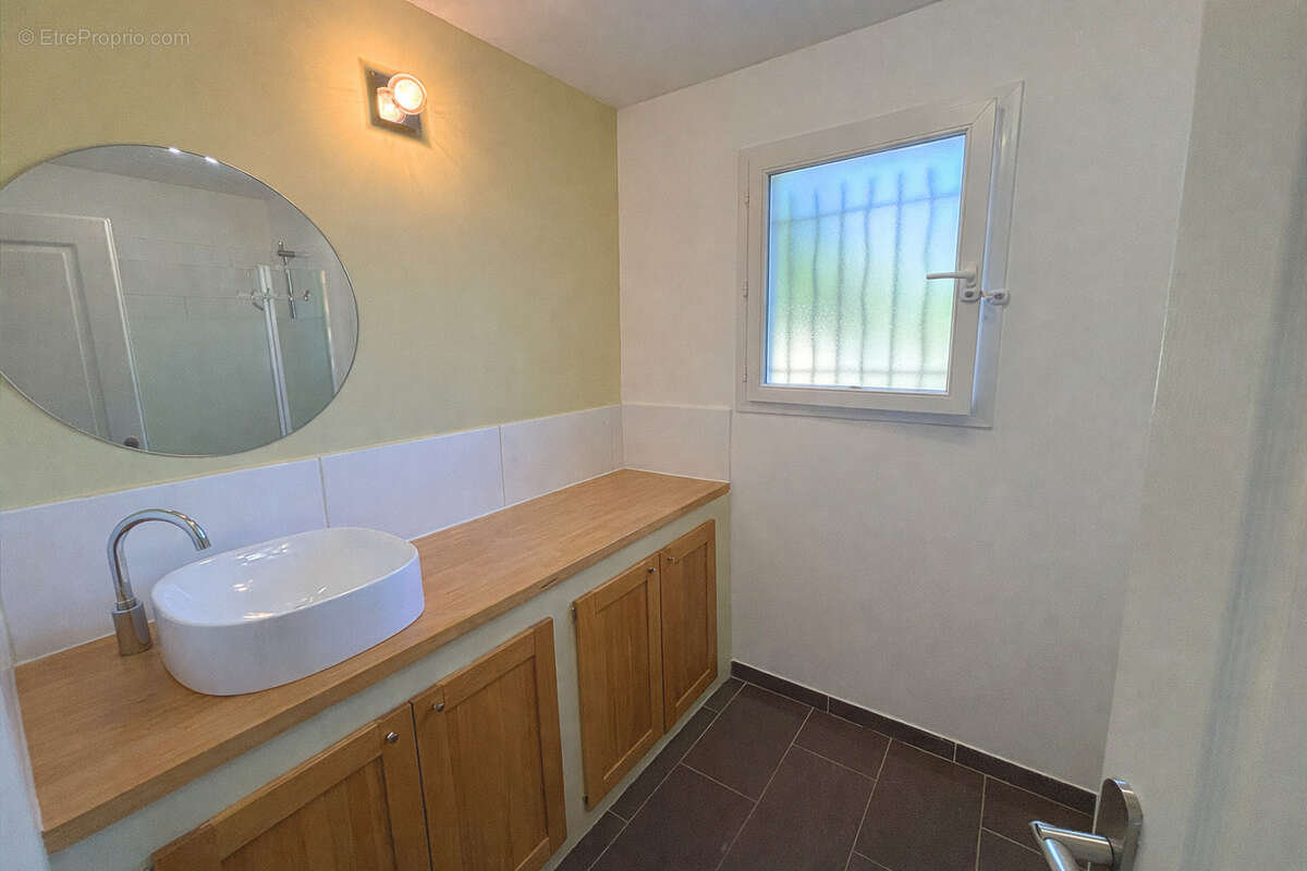 Maison à SAINT-MARCEL-LES-SAUZET