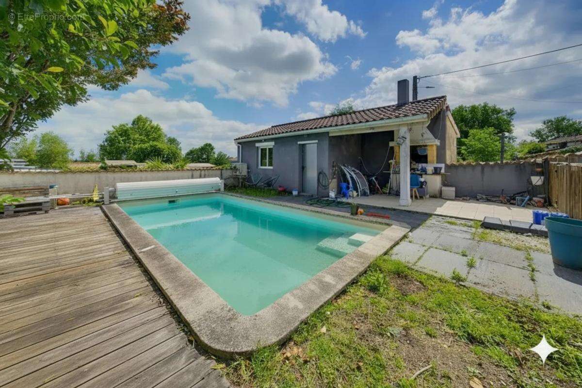 Maison de 6 pièces de 160 m² à Izon - photo 2