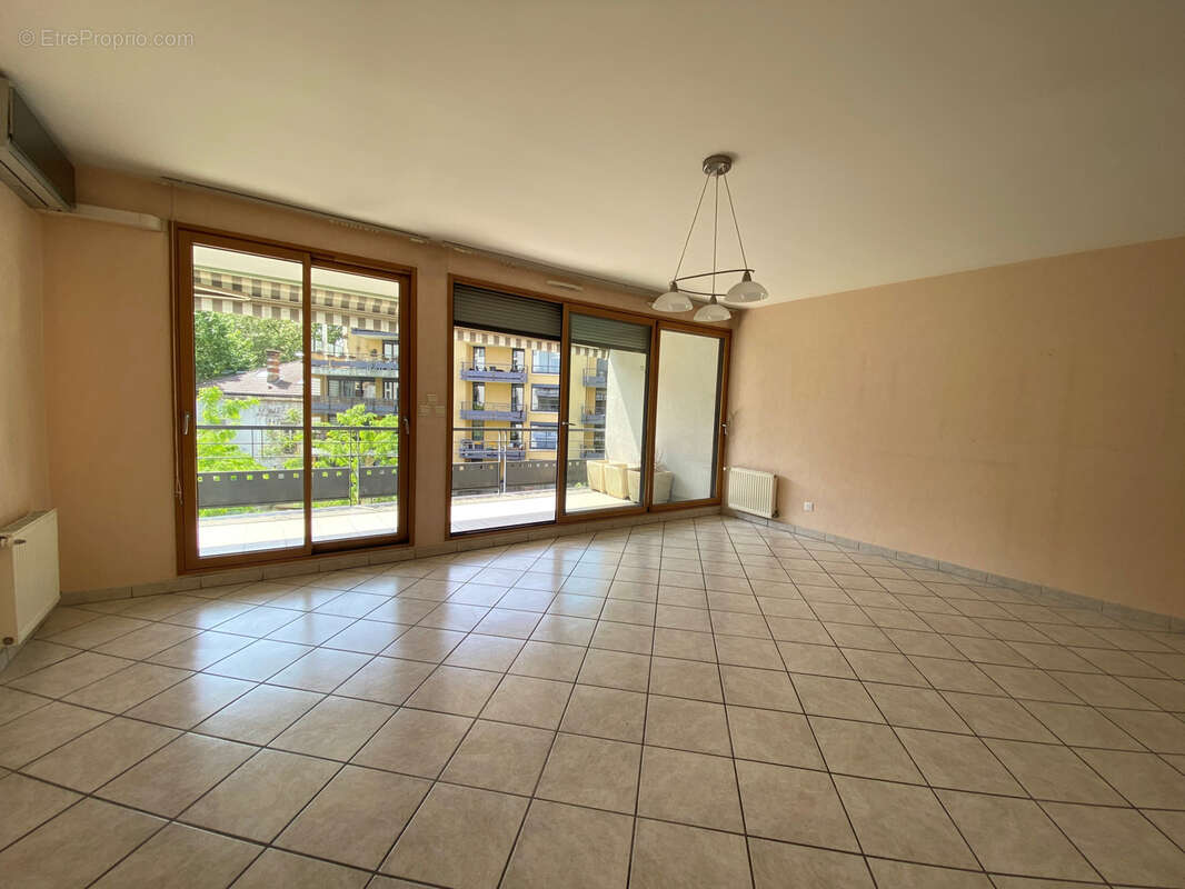 Appartement à LYON-9E