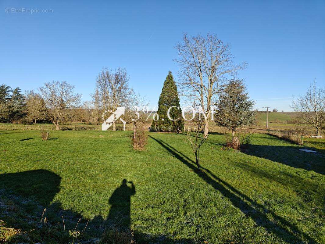 Terrain à CHANTEHEUX