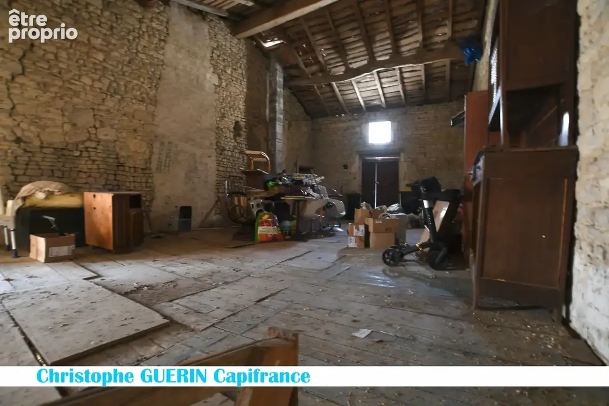 Maison de village avec grange, garage et fort potentiel d'évolution – Saint-Amant-de-Boixe - photo 10