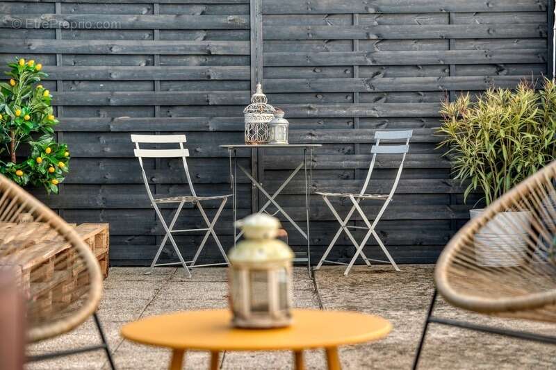 Appartement à LES CLAYES-SOUS-BOIS
