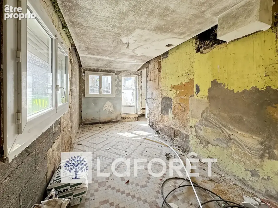 Immeuble de rapport - 3 lots loués et 2 appartements à rénover - photo 7