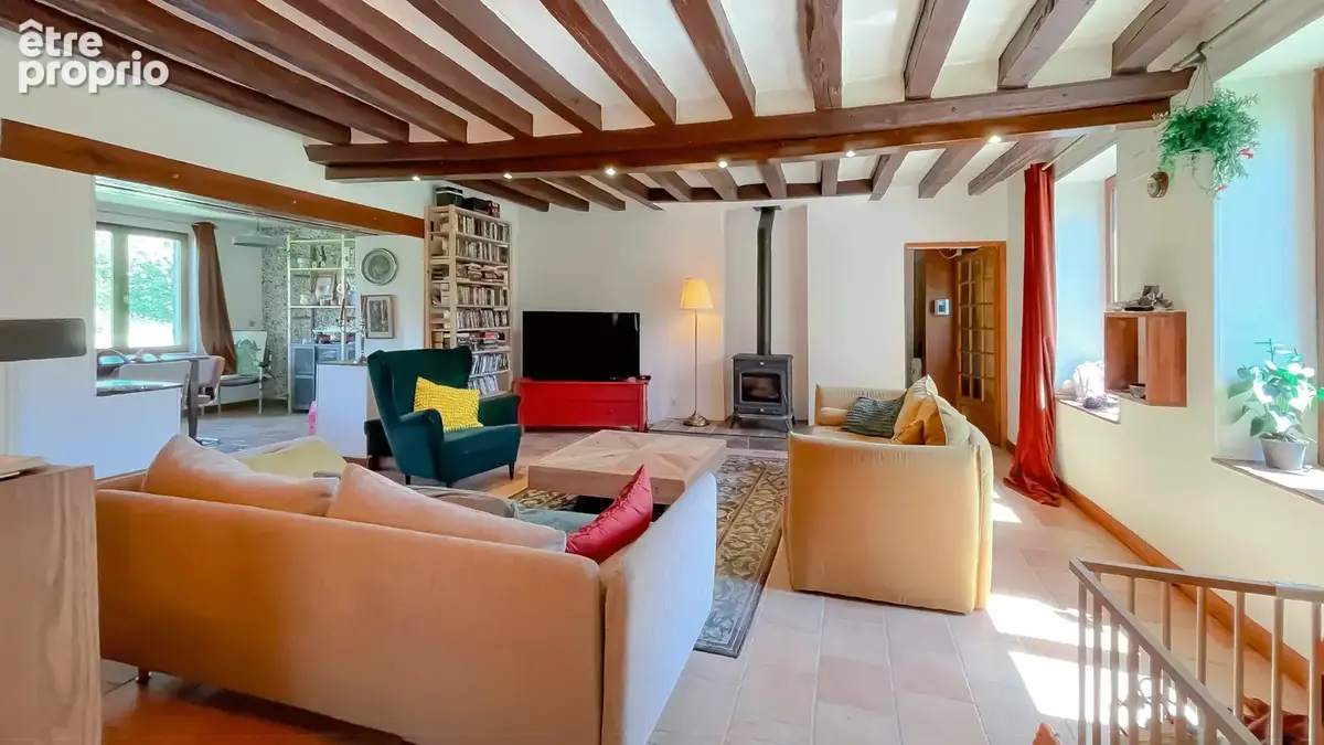Maison T9 de 206 m2 avec jardin, cave, serre et garages - Courcebœufs - photo 12