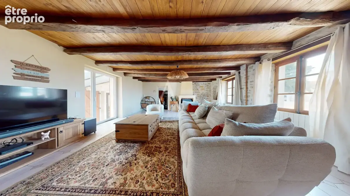 Photo Maison à Couhe au prix de 230 000€